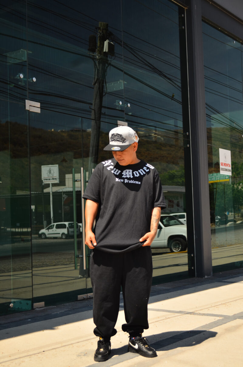 Playera New money cuello