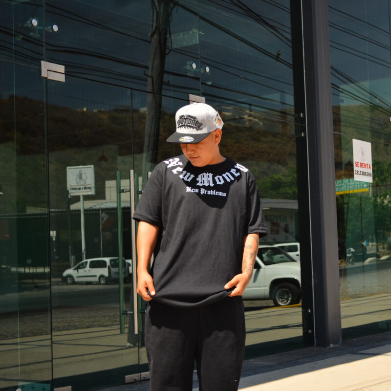 Playera New money cuello